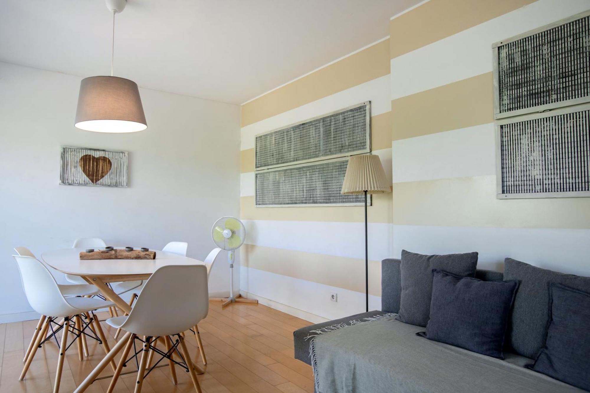 Modern 2-bedroom In Expo Apartamento